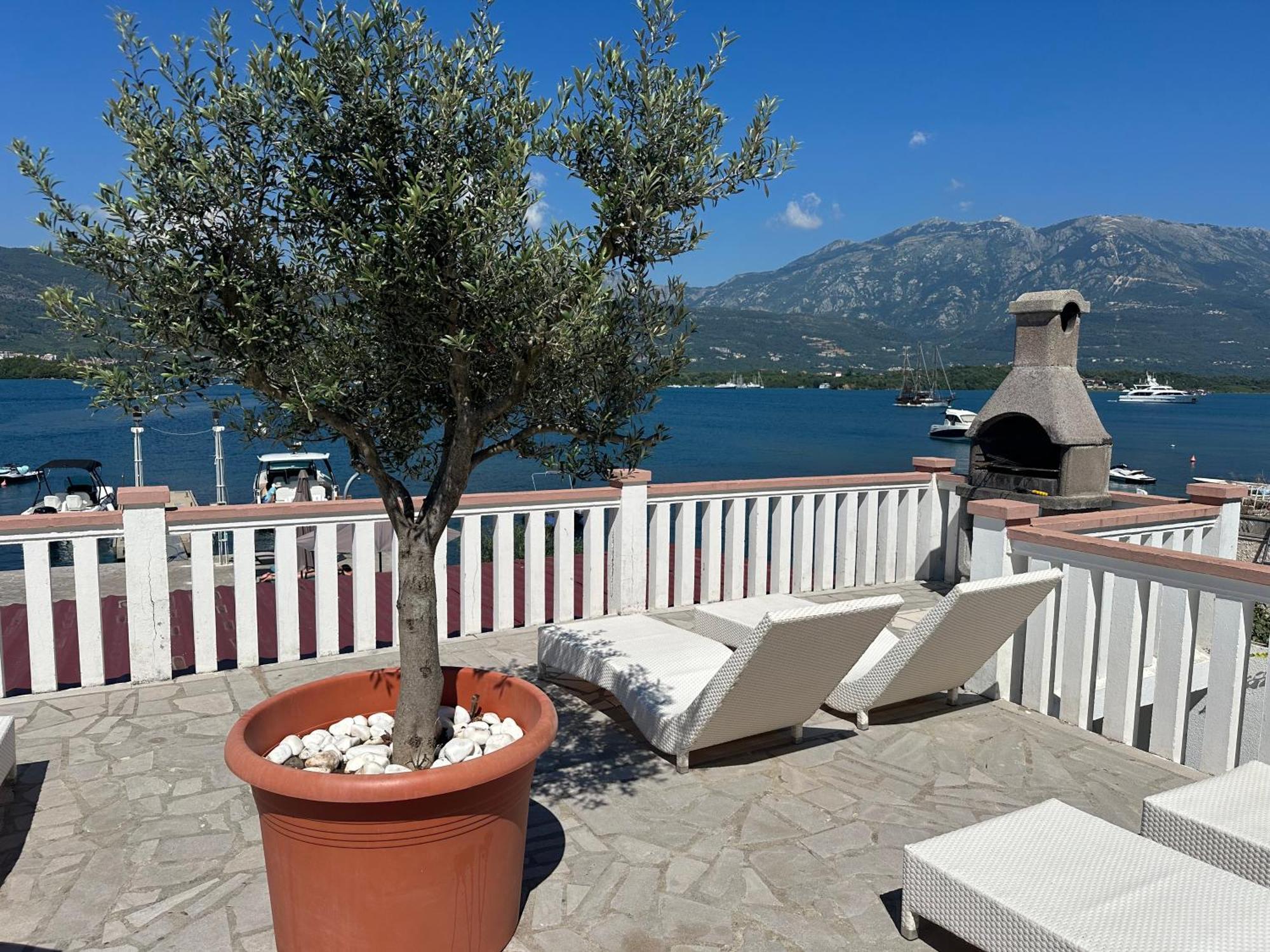 Apartments Kovinic Tivat Exterior foto