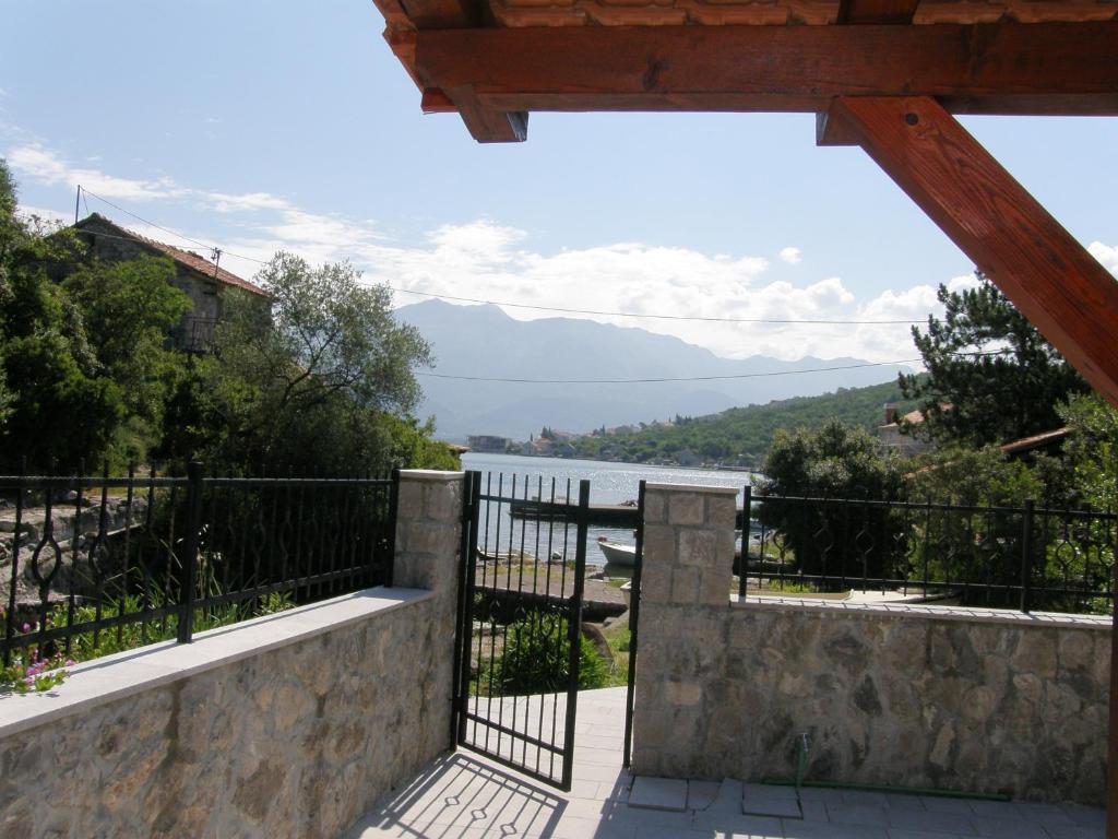 Apartments Kovinic Tivat Habitación foto